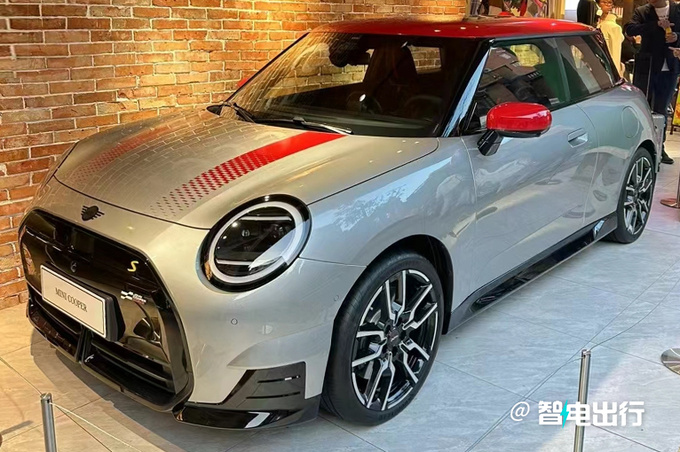 长城宝马首款车街拍销售预计起售价不到20万-图1