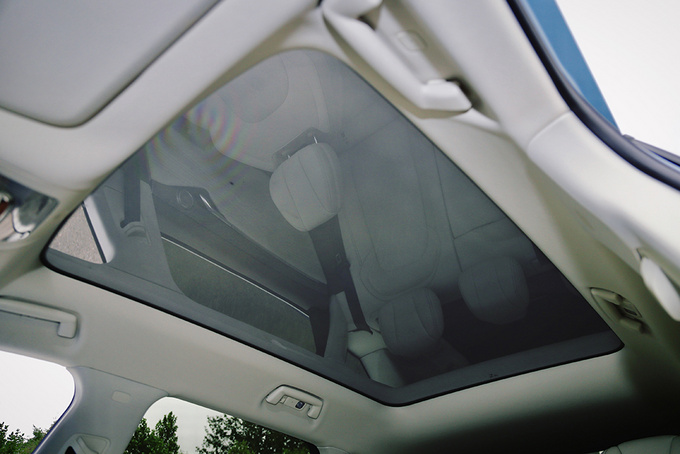 场地试驾岚图FREE 零百加速4秒的SUV是什么体验-图12