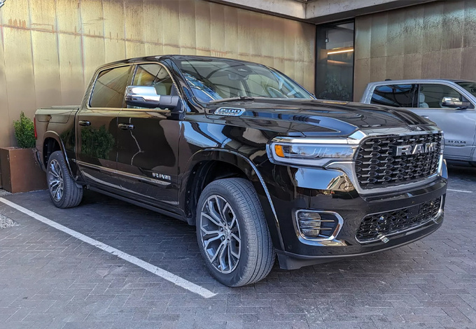 2025款RAM公羊曝光搭汽油3.0T V6有史以来最豪华-图5