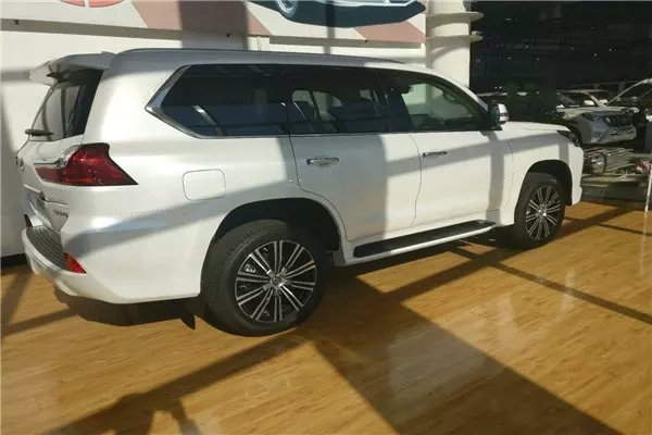 18款雷克萨斯LX570豪华大气 升级不加价-图3