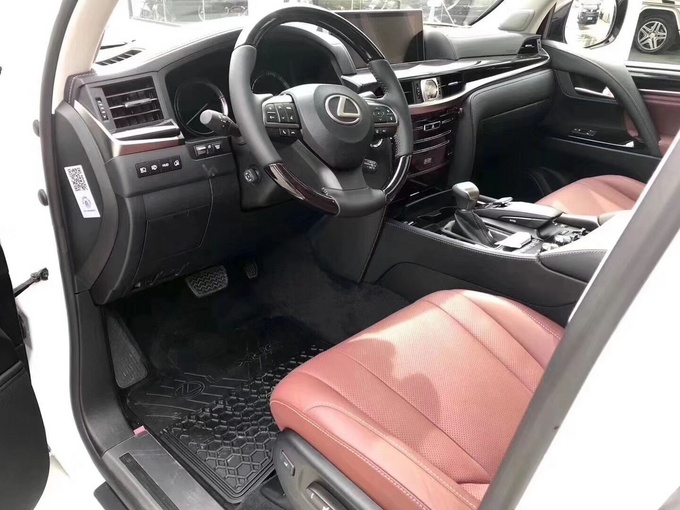 18款雷克萨斯LX570 八座新凌志现车报价-图4