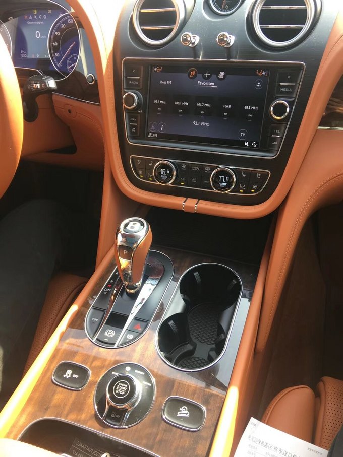 18款宾利添越4.0柴油五座 全球最奢华SUV-图6