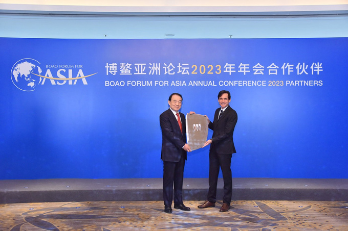 豪华MPV界的扛把子别克世纪为啥能被行业精英们认可-图11