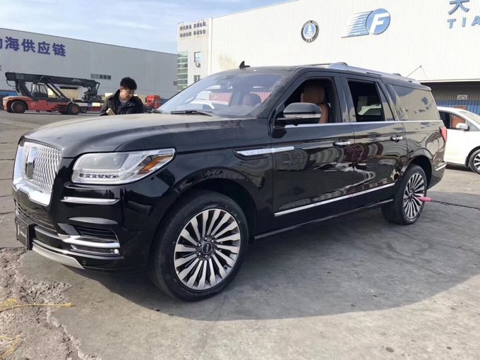 18款林肯领航员 全尺寸SUV年后霸气促销-图2