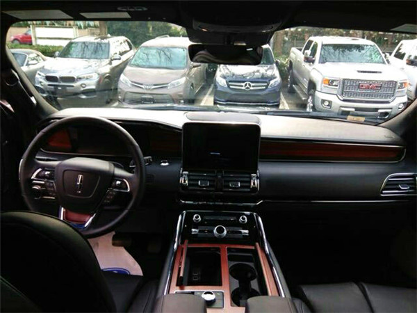 林肯领航员尊贵座舱精工设计 18款商务车-图5