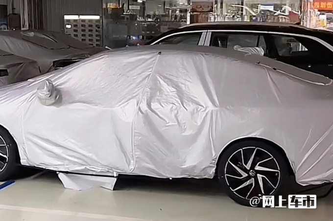 大众全新迈腾工厂实拍前脸像揽境 配ID.7同款内饰-图2