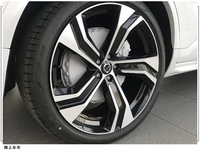 沃尔沃XC90进店实拍 搭2.0T混动/熏黑外观套件-图3