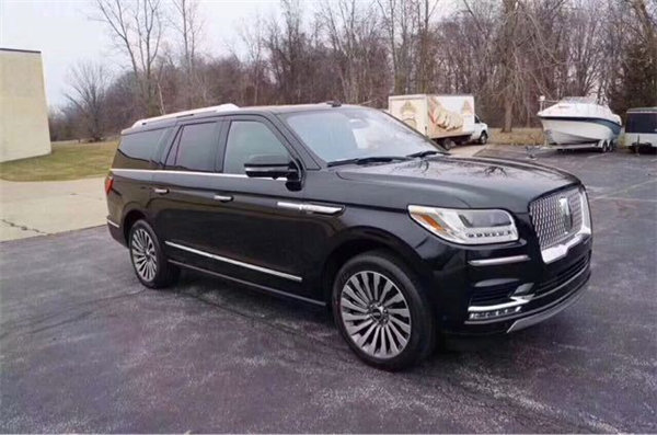 2018款林肯领航员墨版价格 豪华内舱曝光-图2