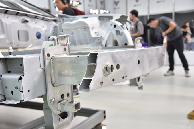 不裝青銅了拆解后的哪吒S盡顯值場王者本色-圖4