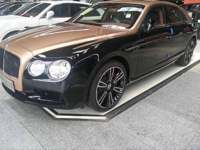 18款宾利飞驰价格调整 双色飞驰急出一台-图3