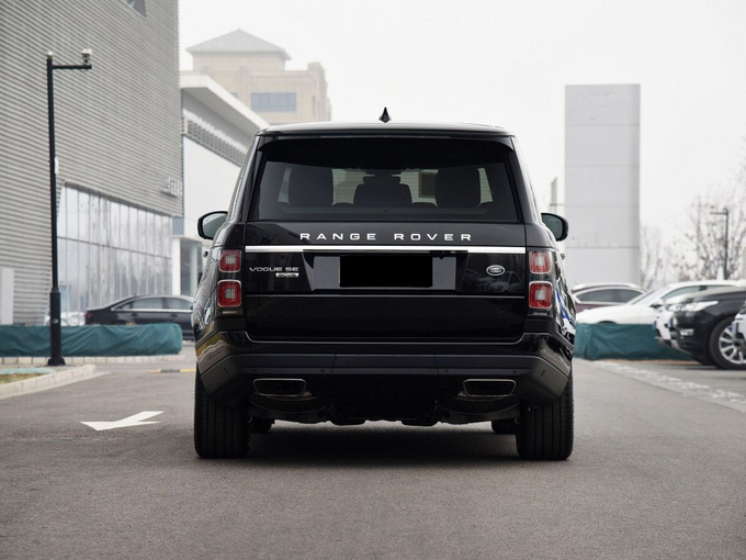 路虎揽胜创世加长版 黑咖现车降价没商量-图4