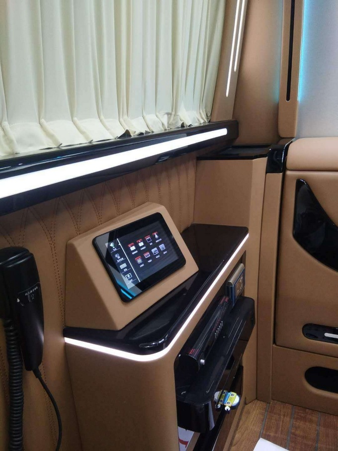 奔驰斯宾特商务车 7+2版本内部空间升级-图10