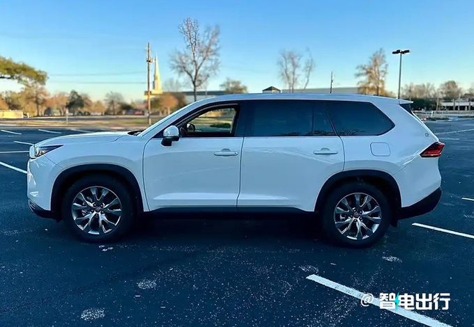 丰田大汉兰达到店实拍年内在华投产/pk理想L7-图2