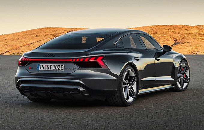 3.3秒破百奥迪e-tron GT首发 共享保时捷平台-图3