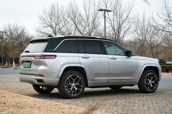 《豪华180》全新大切诺基4xe能否成为越野传奇的新篇章-图10