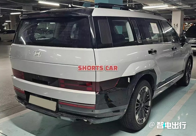 现代版路虎卫士街拍尺寸加长/动力超途观L-图3