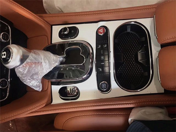 18款宾利飞驰V8S优雅不俗气 主要配置表-图5