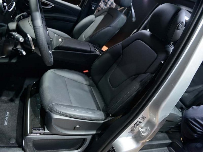 2018款奔驰V250 移动商务舱开启豪华旅行-图8