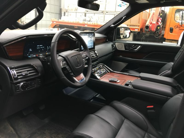 18款林肯领航员3.5T 四驱长轴版彰显品位-图6