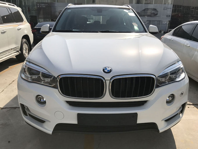 2018款宝马X5更加抢眼 对比奥迪毫不逊色-图1