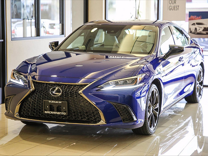 雷克萨斯ES 350到店实拍搭3.5L V6/配运动套件-图1