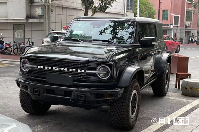 福特國產(chǎn)Bronco街拍4S店7天后開訂頂配賣43萬-圖1