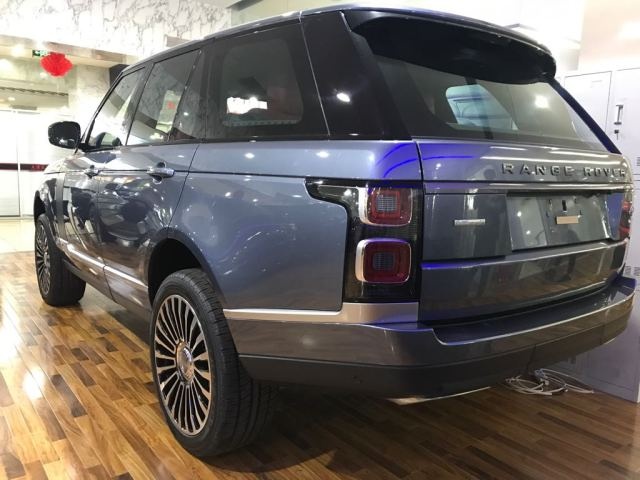 18款路虎揽胜行政版3.0 汽油HSE限时让利-图3