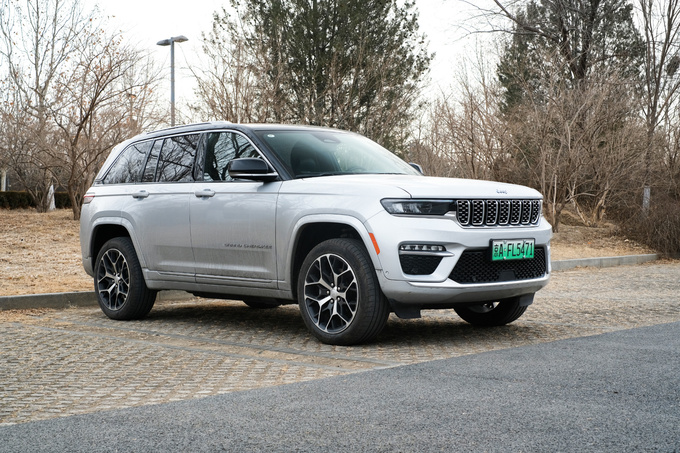 《豪华180》全新大切诺基4xe能否成为越野传奇的新篇章-图3