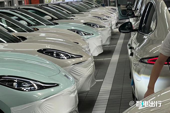 智己推全系优惠最高降14万 LS6比元PLUS便宜-图1