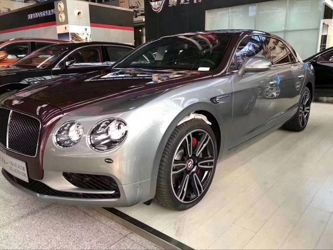 18款宾利飞驰展位现车 限量双色特惠专场-图3