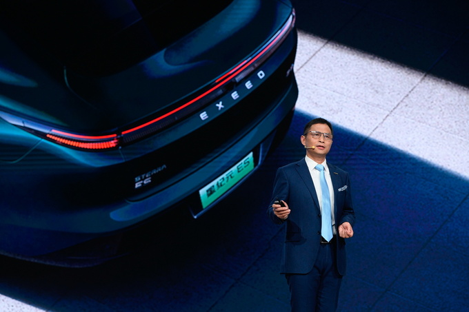 最高续航905km 3.7s破百 标配空气悬架 星纪元ES比预售降2万上市-图12