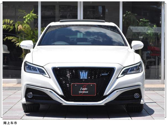 丰田皇冠RS运动版实拍搭3.5L V6/还带四出排气-图2