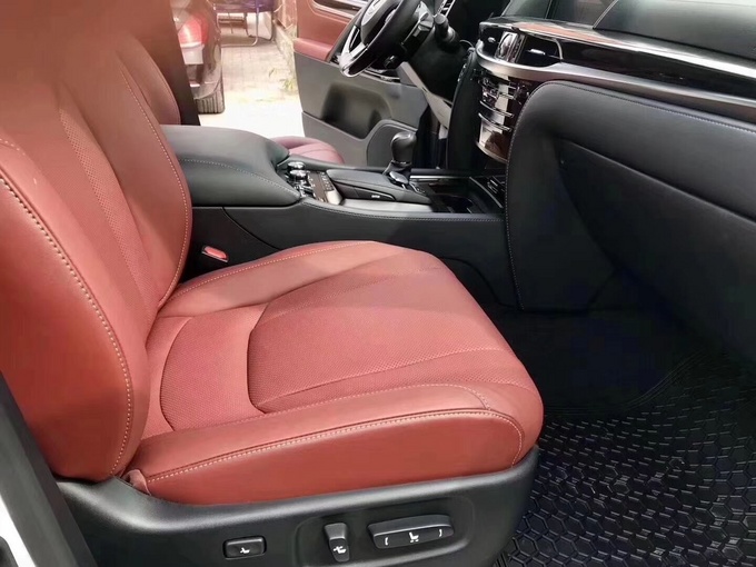 18款雷克萨斯LX570 八座新凌志现车报价-图6
