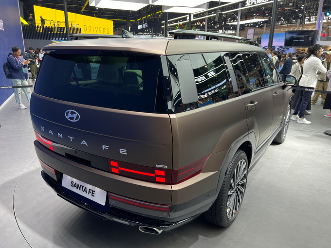 2024北京车展全新现代胜达实拍体验硬朗与温馨的完美组合-图8