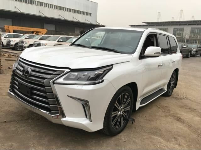 2018款雷克萨斯LX570 中东版全能豪华SUV-图2