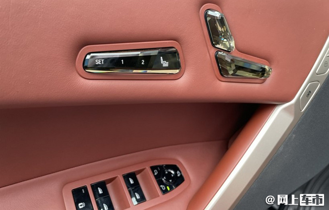 宝马iX国内到店实拍年内上市 预计73万元起售-图6