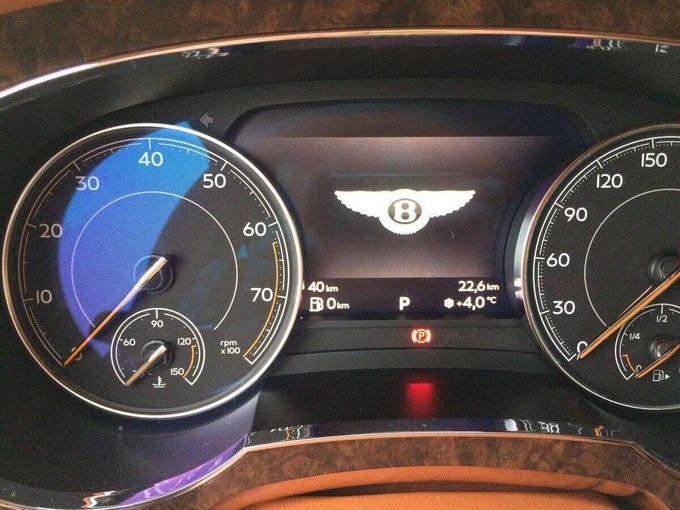 18款宾利添越6.0T底盘升降 实力悍将SUV-图4