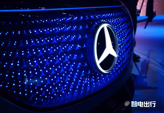 奔驰新款EQS曝光换搭新材料电池/6月上市-图1