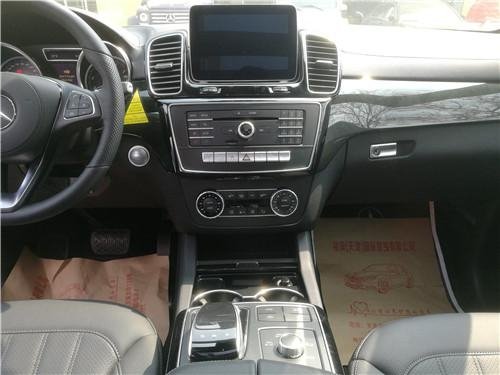 2018款奔驰GLS450 七座硬派越野轻松驾驭-图6