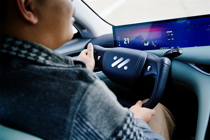 场地体验史上最强6系智己LS6的智驾表现和性能操控如何-图18