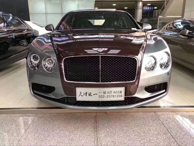 18款宾利飞驰V8S配置 双色亮点优势分析-图2