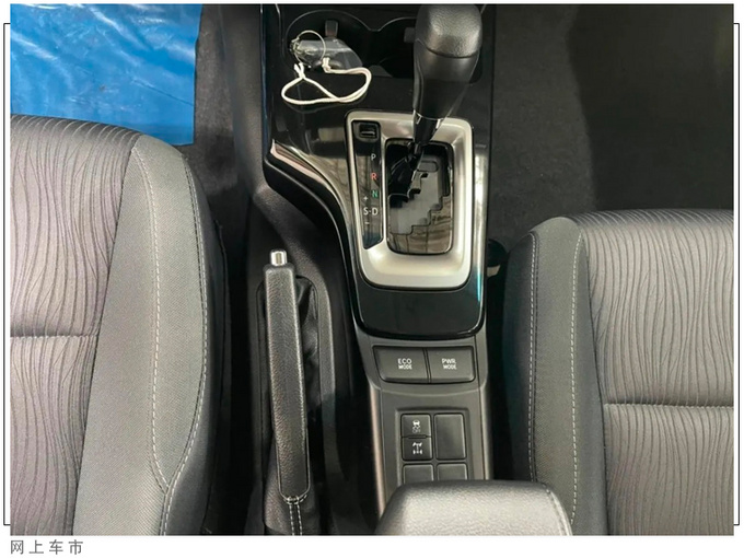 丰田小普拉多进店实拍搭2.7L/硬派外观造型-图6