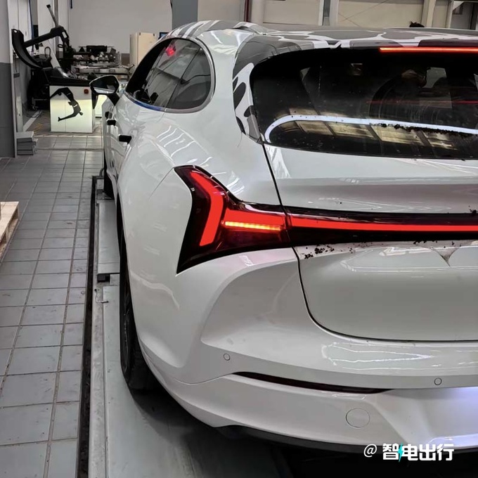 哪吒S獵裝車7月上市配800V平臺(tái) 可選車載冰箱-圖3