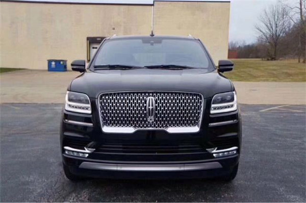 2018款林肯领航员墨版价格 豪华内舱曝光-图3