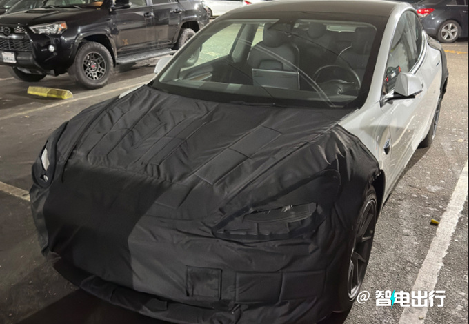 特斯拉新款Model 3曝光今年二季度发布/内饰翻新-图2