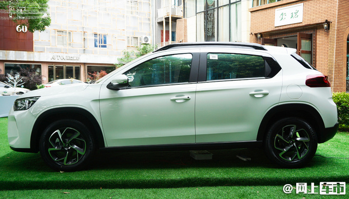 雪铁龙新款C3-XR今晚上市 外观换新 升级液晶仪表-图2