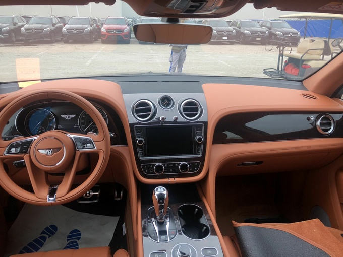 18款宾利添越 深度剖析4.0汽油参数配置-图4