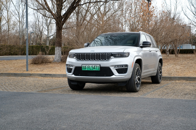 《豪华180》全新大切诺基4xe能否成为越野传奇的新篇章-图46