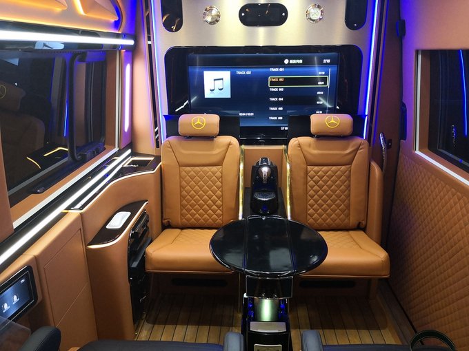 奔驰斯宾特7+2座椅 超豪华内舱设备齐全-图6