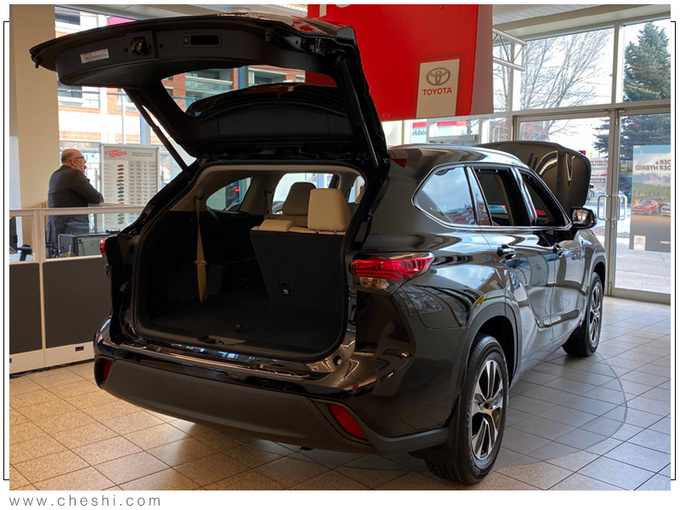 丰田全新汉兰达到店实拍年内国产pk大众途观L-图2